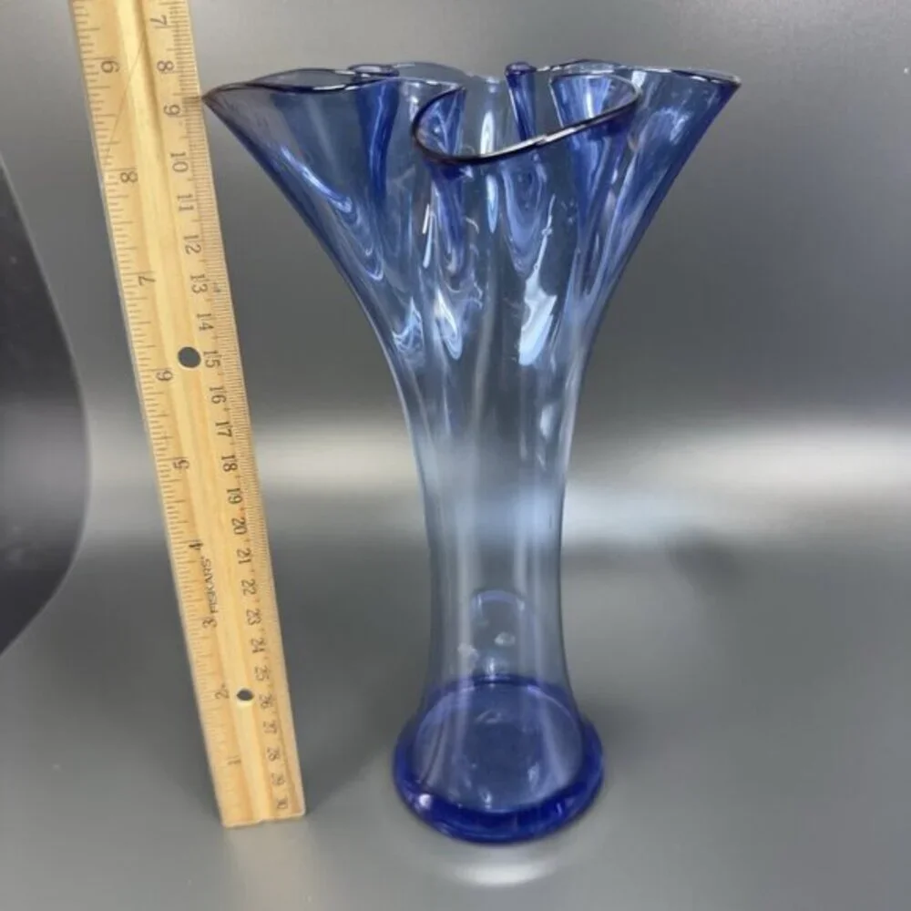 Vintage‎ 1980a Art Glass Vase Ruffled Top Glass Vase Vessel Ruffled Top Blue VTG